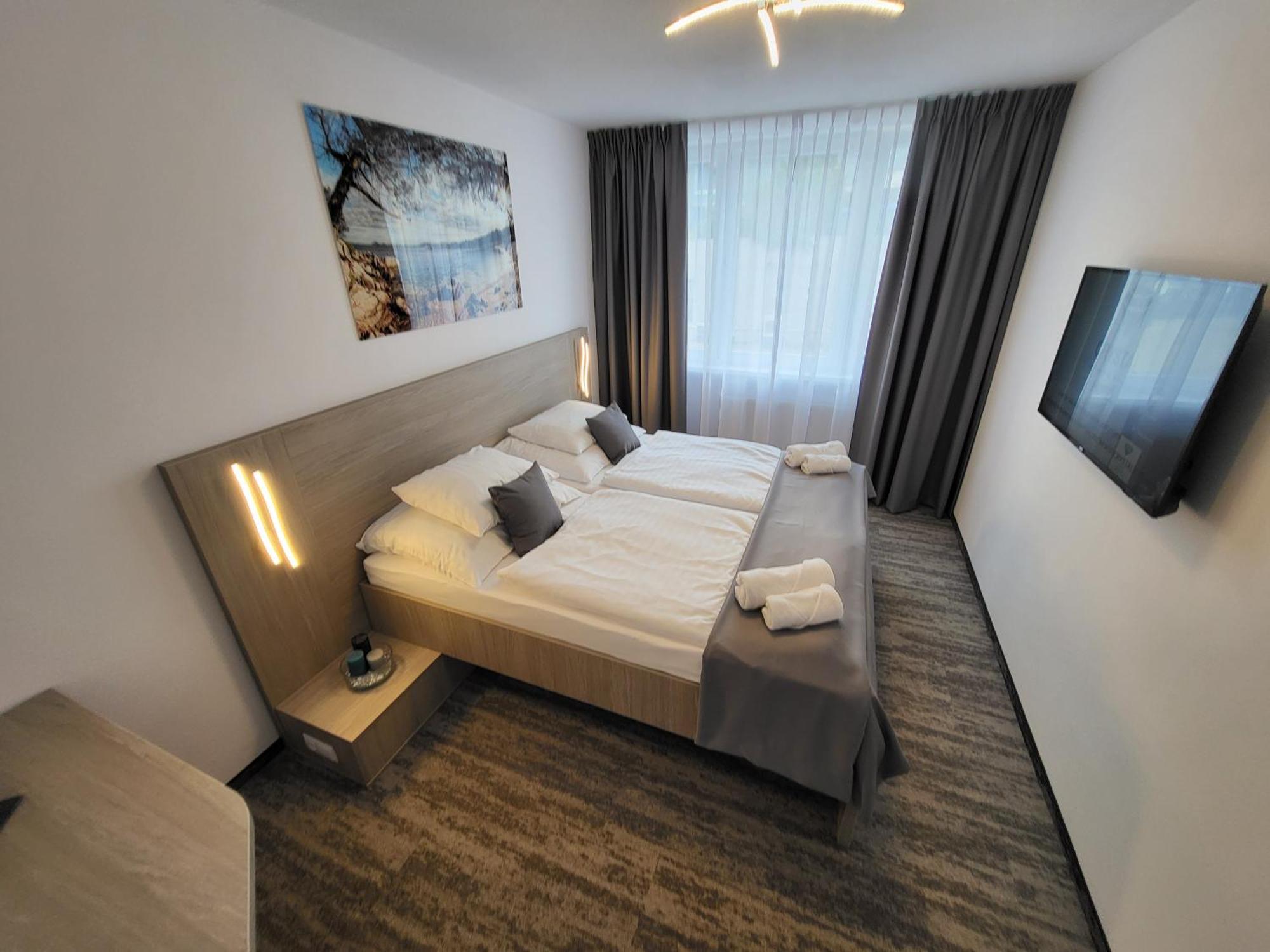 Crystal Hotel 3*