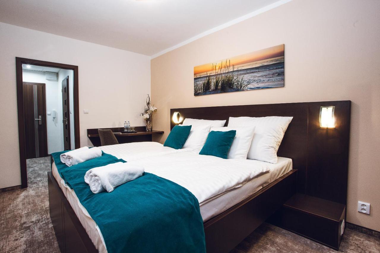 Crystal Hotel 3*
